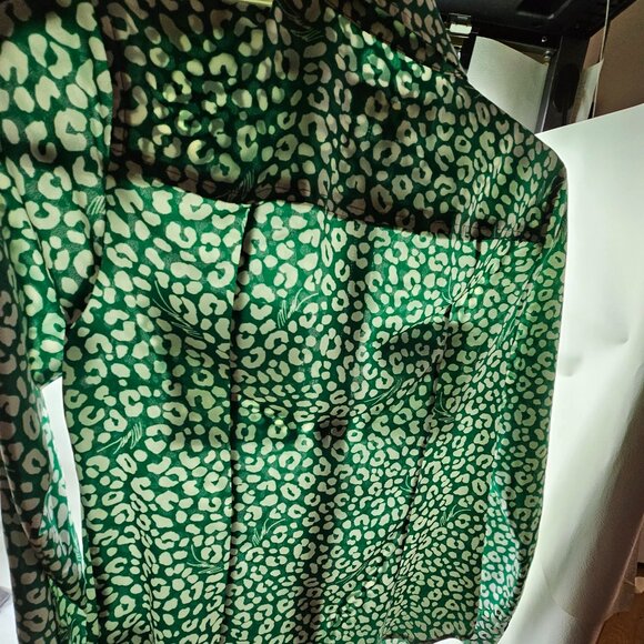 Michael Kors Green Animal Print Blouse – Size XS - Picture 5 of 7
